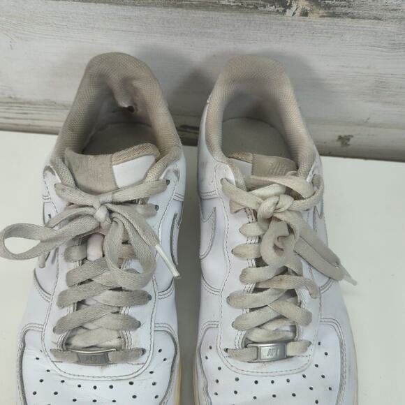Nike Air Force 1‎ Low Triple White Womens Shoes DD8959-100 Size 11 - Picture 2 of 12